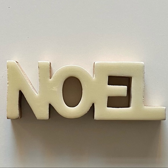 “Noel” Christmas Accent - Picture 1 of 12